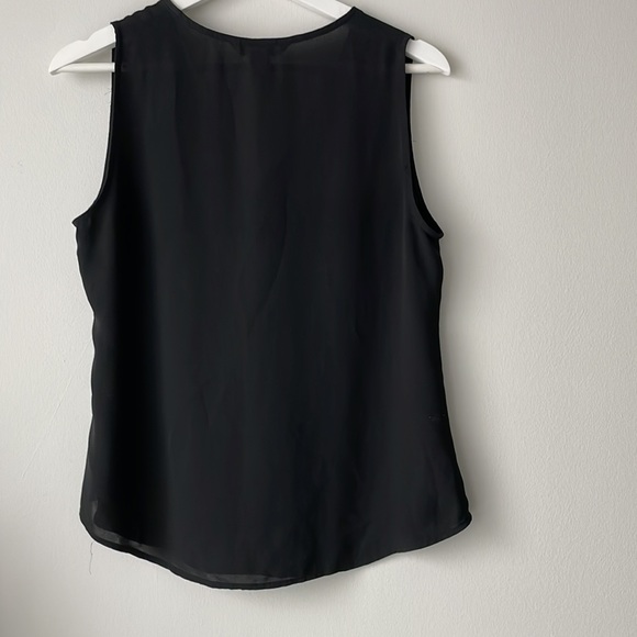 White House Black Market Ruffle TOP NWOT S - Picture 2 of 3